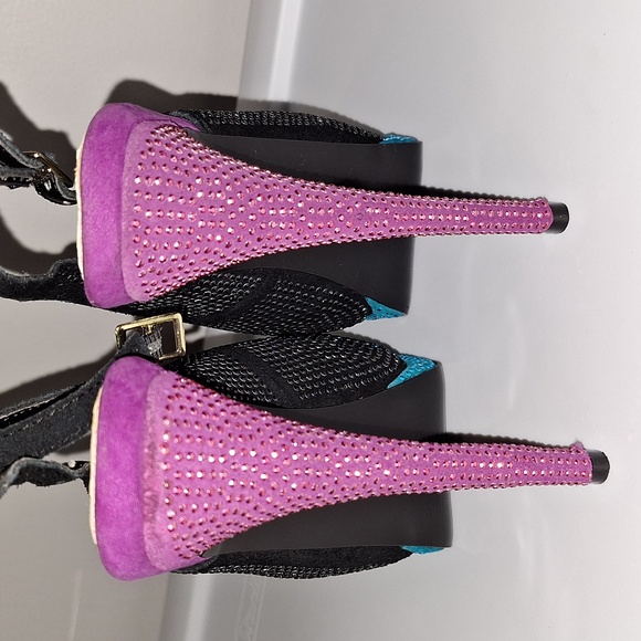 Multi-colored 😍 Steve Madden Slingback heels 🤤 - Picture 5 of 8